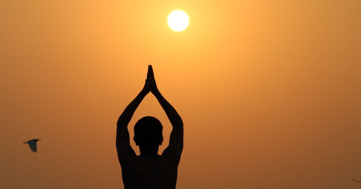 Réveillez votre énergie : une routine matinale inspirée du yoga pour bien commencer la journée