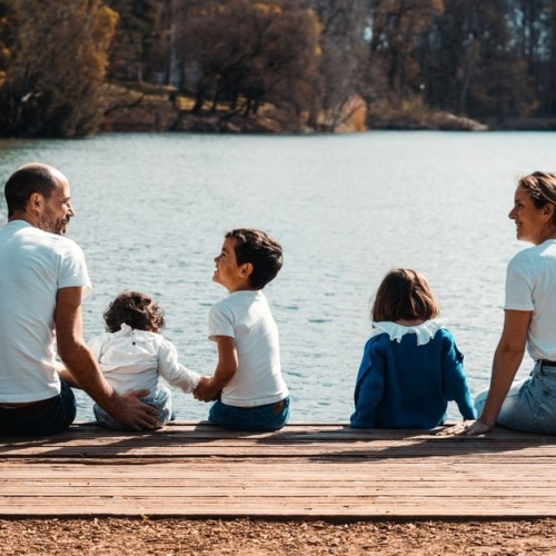 Trouver sa place dans une famille recomposée : conseils pour créer un lien avec les enfants de son partenaire