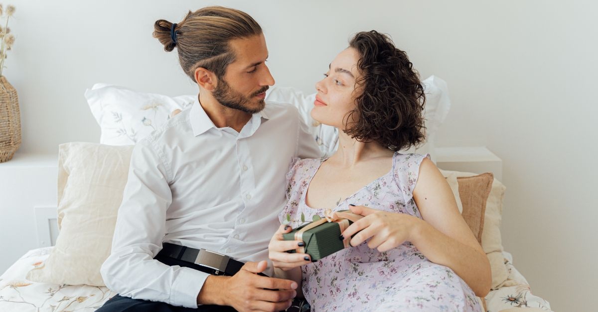 De la passion à la complicité : comprendre les étapes clés de la vie à deux