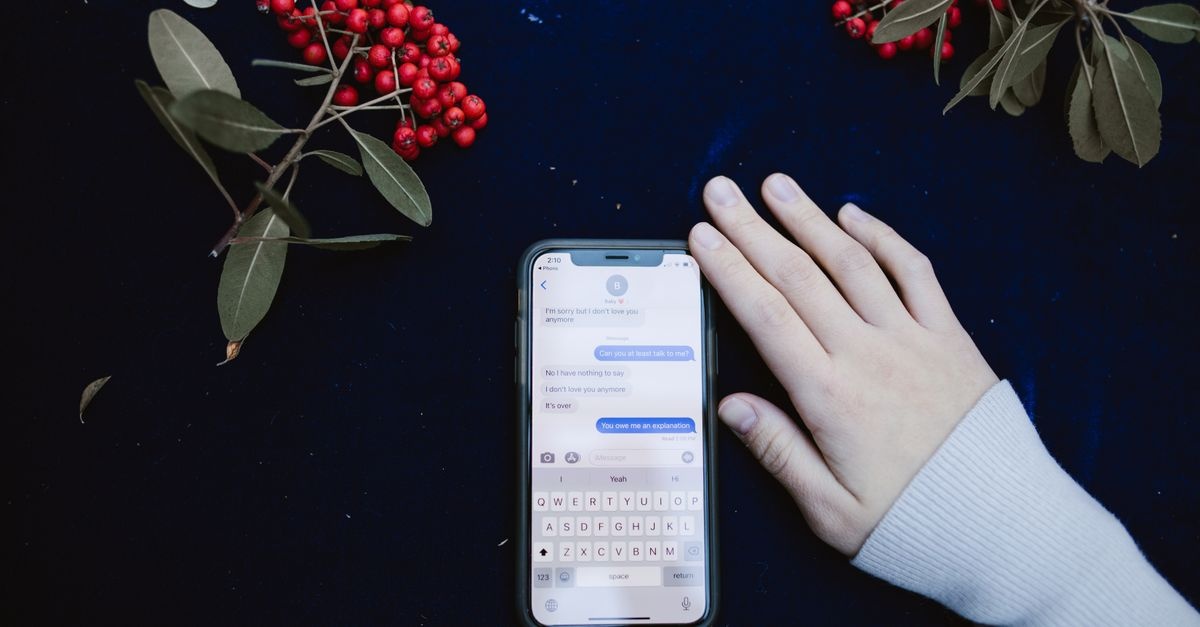 Que lui écrire après le premier rendez-vous ? Messages malins pour relancer la magie