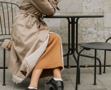 Rester chic sous la pluie : les chaussures qui allient style et protection