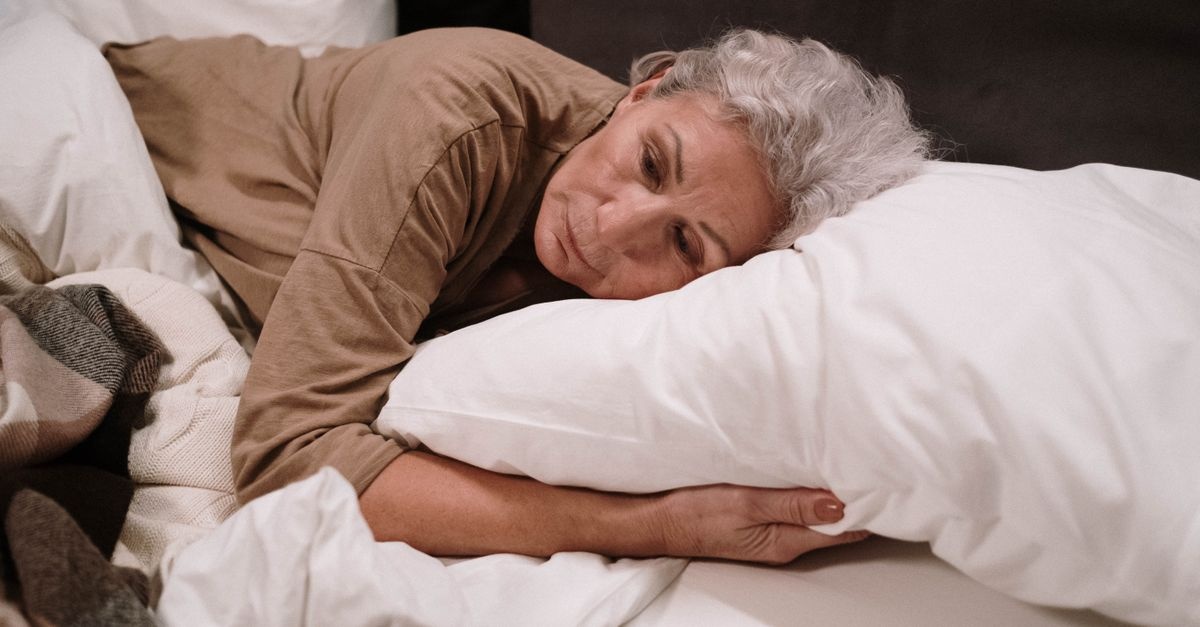 Nuits en feu à la ménopause : comprendre et apaiser les sueurs nocturnes