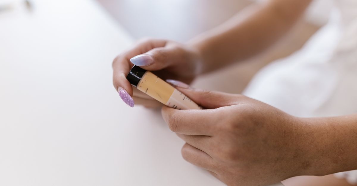 Teint zéro imperfections : comment choisir un fond de teint qui laisse respirer la peau