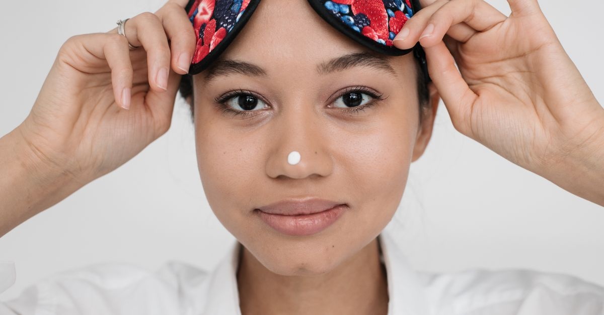 Le secret d’une peau lumineuse au réveil : l’art du masque de nuit pour le visage