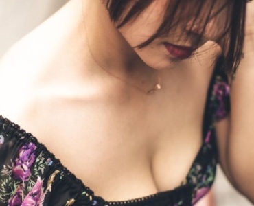 Décolletés flatteurs : comment sublimer votre silhouette avec élégance