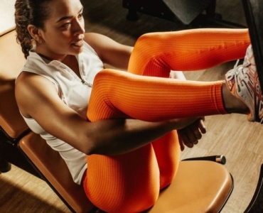 Presse à cuisses : le guide simple pour des jambes plus fortes (sans erreurs)